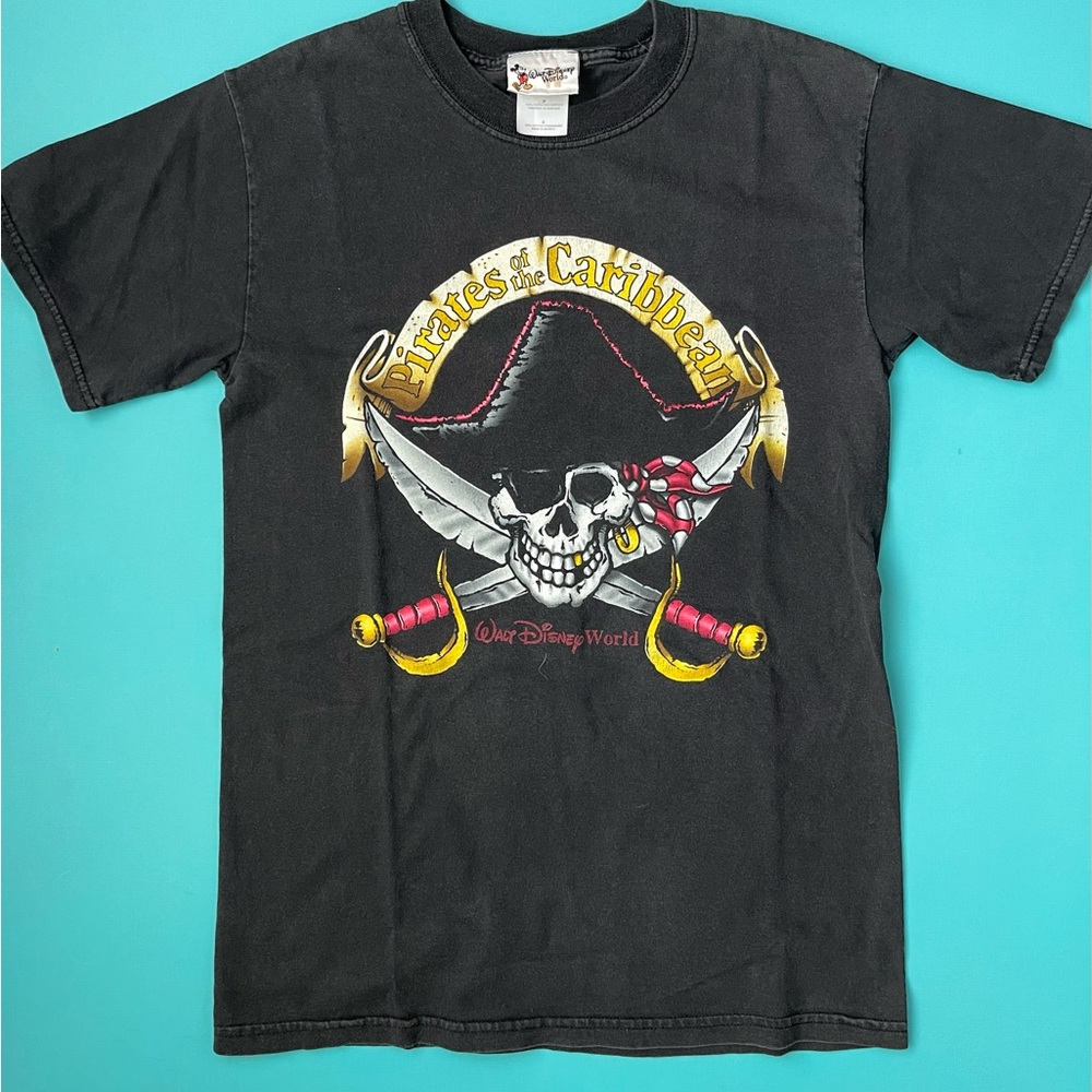 Vintage Walt Disney World Pirates of the Caribbean shirt
